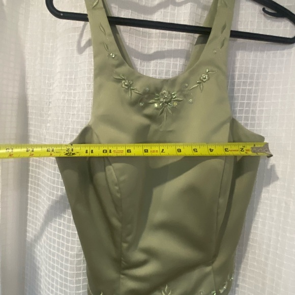 Vintage Floral Embroidered Women's Fancy Dress in Light Green - Picture 11 of 11